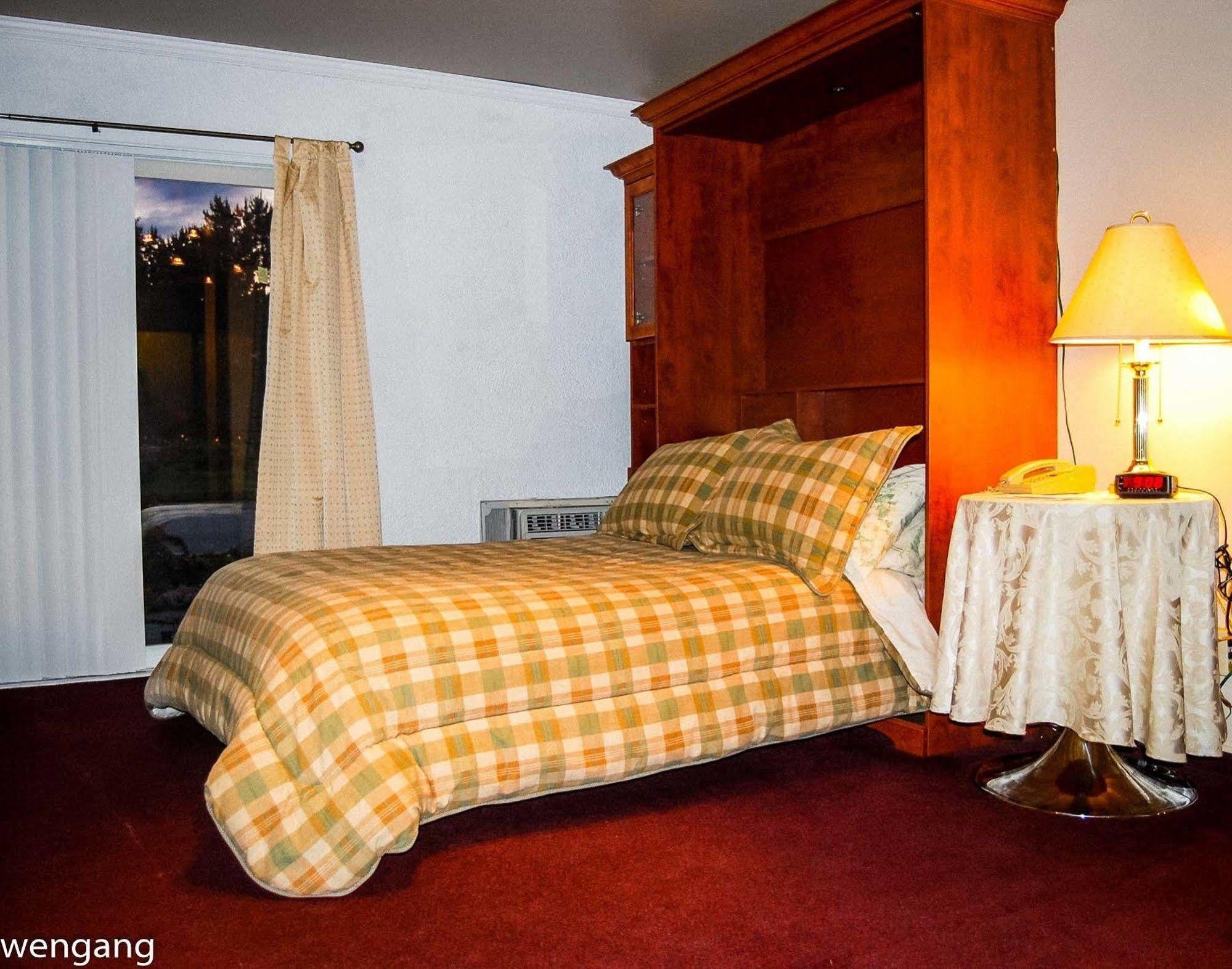 Auberge Godard Nominingue エクステリア 写真